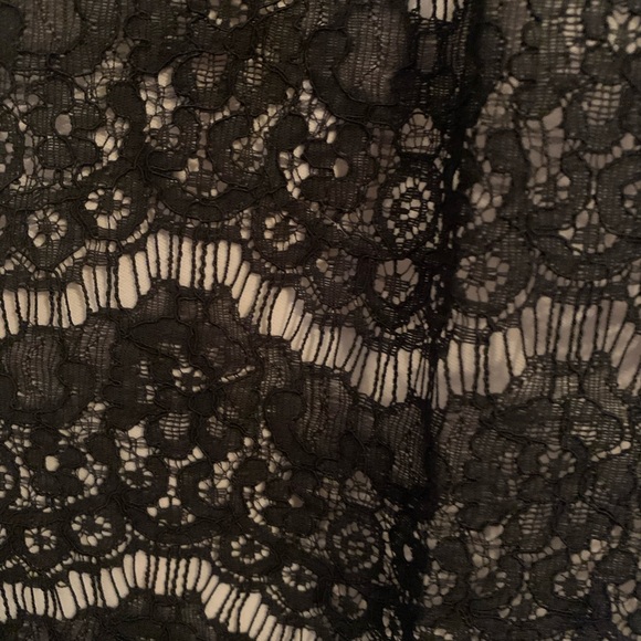 Lace Sleeveless Neck High Top - Picture 5 of 6